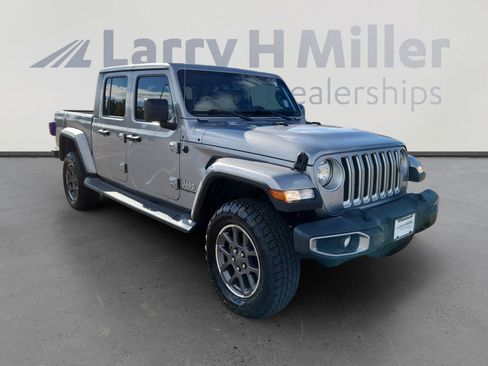 Used 2020 Jeep Gladiator Overland image 5
