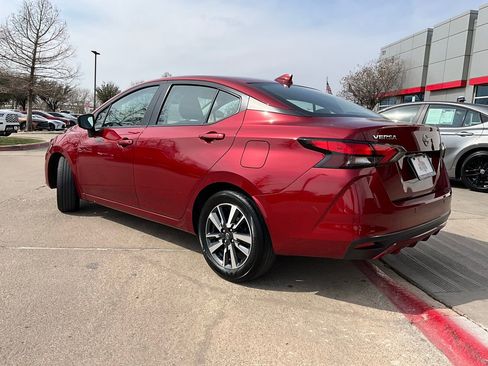 Used 2025 Nissan Versa SV image 8