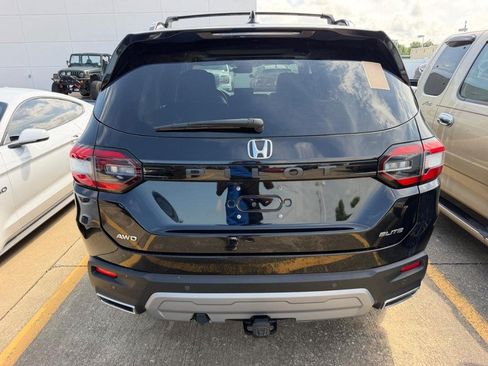 Used 2024 Honda Pilot Elite image 3