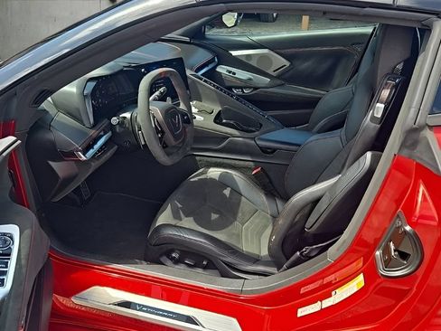 Used 2021 Chevrolet Corvette Stingray Premium Conv w/ Z51 Performance Package RWD image 21