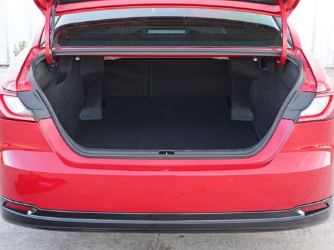 Used 2025 Toyota Camry XLE w/ Premium Plus Package image 9