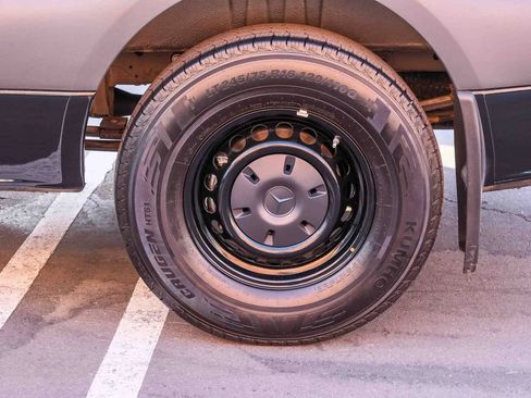 Used 2024 Mercedes-Benz Sprinter 2500 image 9