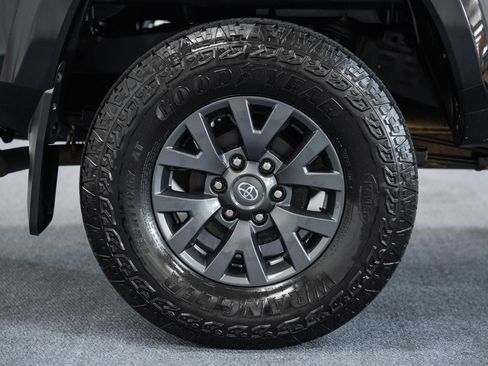Used 2022 Toyota Tacoma SR5 AWD/4WD image 25