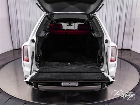 Used 2022 Rolls-Royce Cullinan AWD/4WD image 13