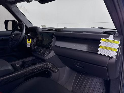 New 2026 Land Rover Defender 110 OCTA image 31