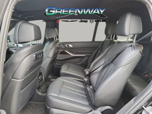Used 2022 BMW X7 M50i image 15