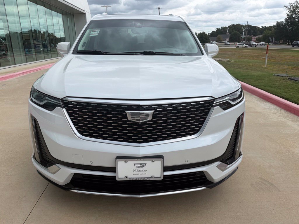 Used 2024 Cadillac XT6 Premium Luxury w/ Technology Package FWD image 8