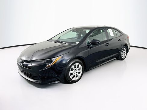 Used 2025 Toyota Corolla LE FWD image 3
