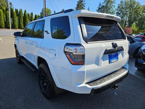 Used 2020 Toyota 4Runner TRD Off-Road Premium w/ Moonroof Package AWD/4WD image 3