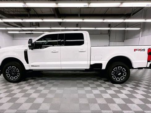 Used 2025 Ford F350 Platinum AWD/4WD image 15