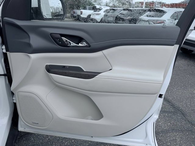Used 2023 GMC Acadia Denali AWD/4WD image 16
