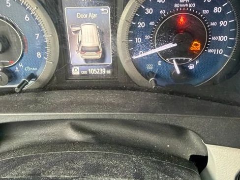 Used 2019 Toyota Sienna XLE w/ XLE Navigation Package FWD image 14