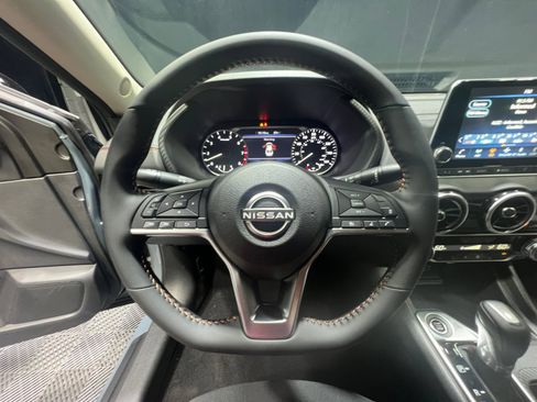 New 2025 Nissan Sentra SR image 9