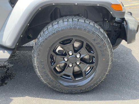 Used 2022 Jeep Gladiator Sport AWD/4WD image 53