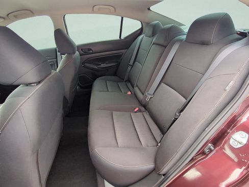 Used 2024 Nissan Altima 2.5 SV FWD image 10