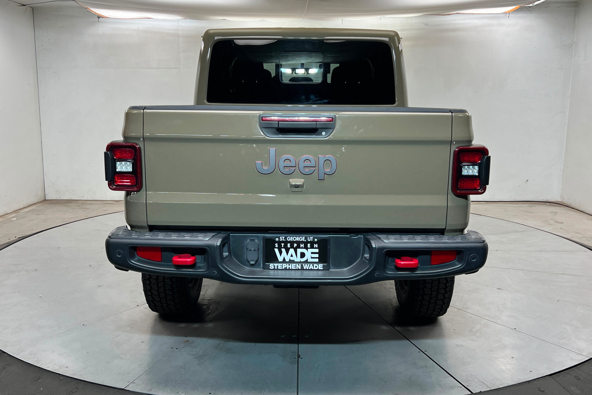 Used 2020 Jeep Gladiator Rubicon AWD/4WD image 4