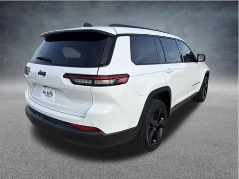 Used 2023 Jeep Grand Cherokee L Laredo RWD image 8