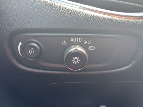 Used 2021 Chevrolet Malibu LT FWD image 29