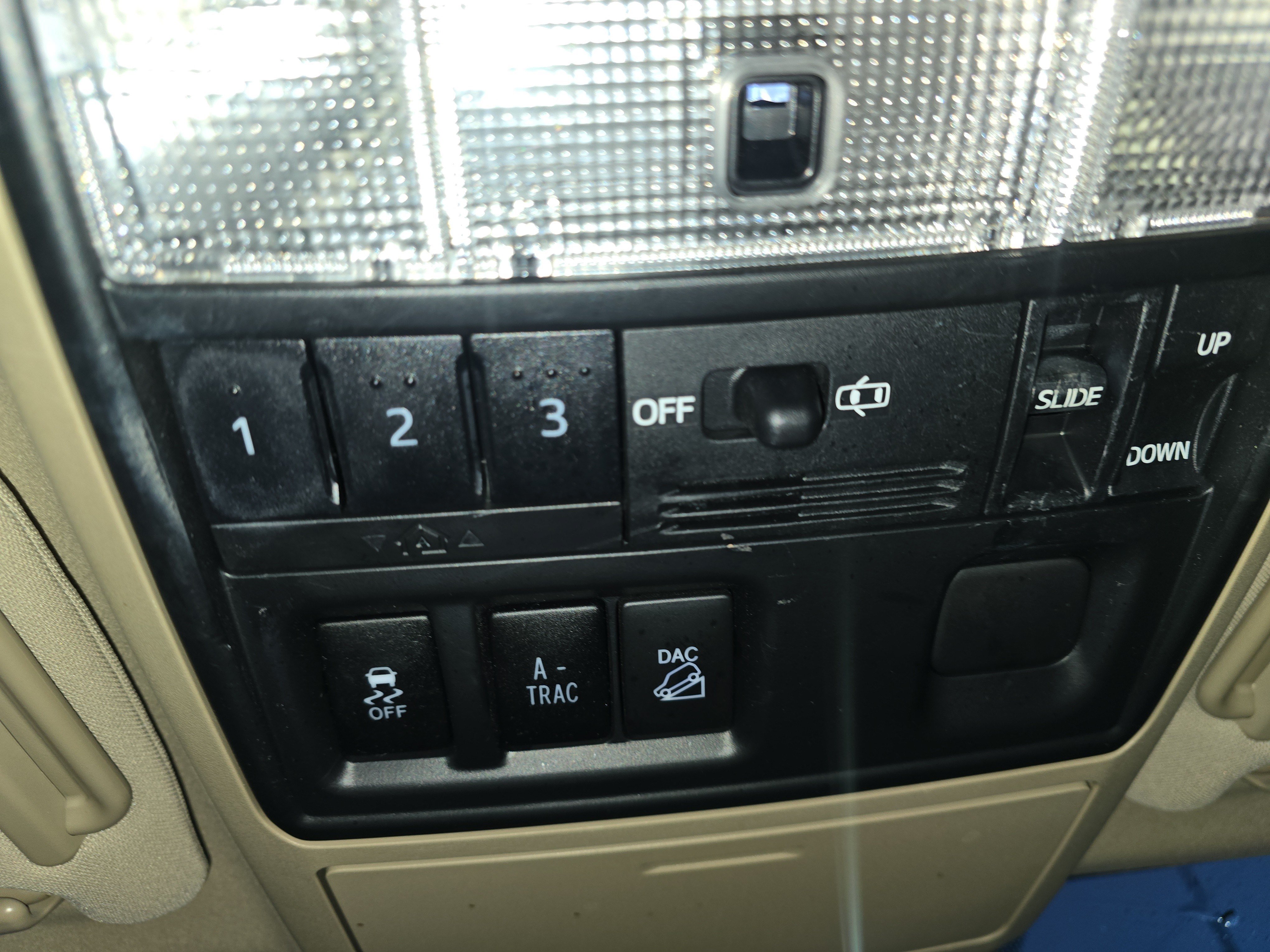 Used 2018 Toyota 4Runner SR5 Premium AWD/4WD image 34