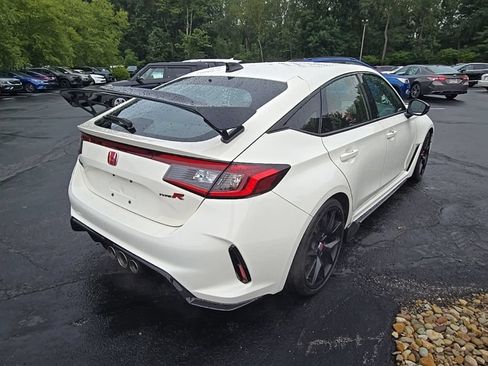 Used 2024 Honda Civic Type R image 3