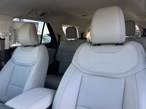 New 2026 Ford Explorer Active w/ Active Comfort Package image 14