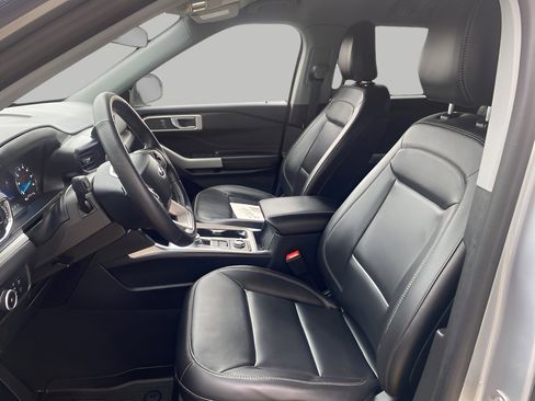 Used 2023 Ford Explorer XLT w/ Equipment Group 202A image 38