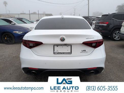 Used 2018 Alfa Romeo Giulia image 4