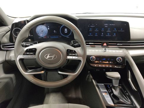 Used 2024 Hyundai Elantra SEL w/ Convenience Package FWD image 22