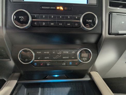 Used 2019 Ford Expedition XLT w/ Equipment Group 202A image 21