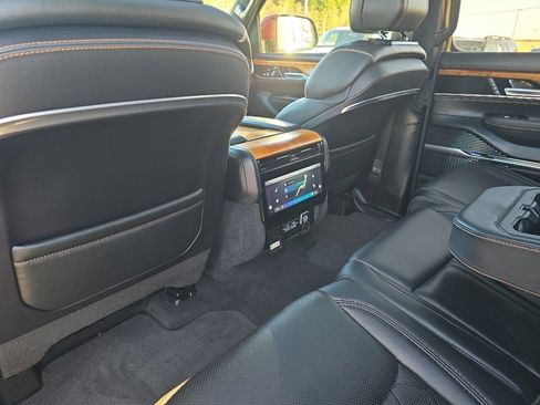 Used 2022 Jeep Grand Wagoneer Series III w/ Flexible Seating Group image 22