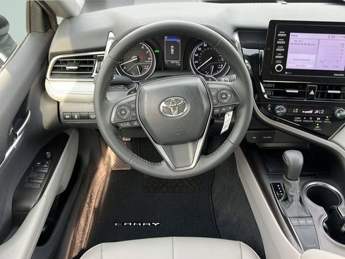 Used 2024 Toyota Camry SE FWD image 11