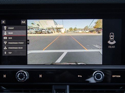 Certified 2024 Porsche Macan AWD/4WD image 19