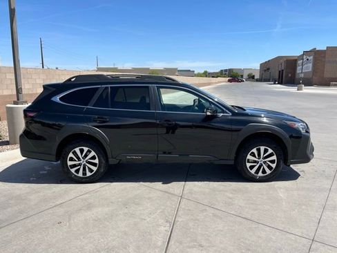 Used 2025 Subaru Outback Premium image 4