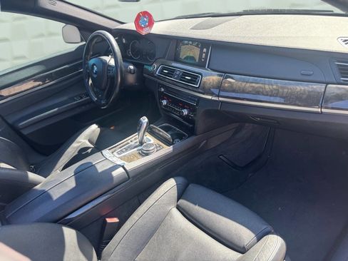 Used 2014 BMW 740i image 20