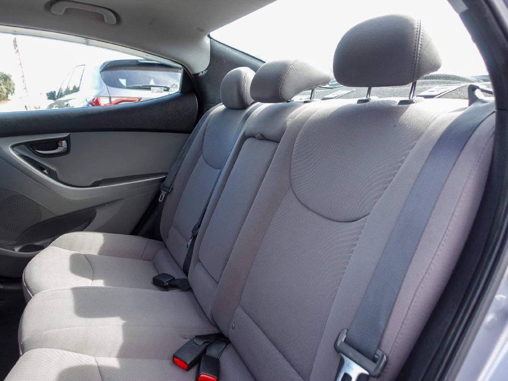 Used 2016 Hyundai Elantra SE FWD image 21