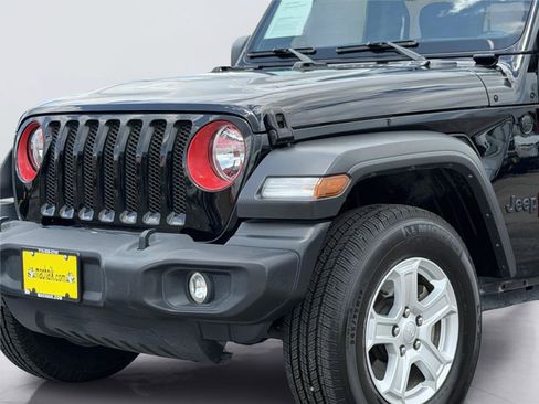 Used 2022 Jeep Wrangler Unlimited Sport AWD/4WD image 8