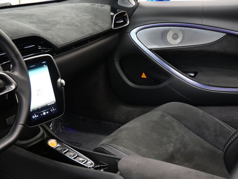 Used 2025 McLaren Artura Spider RWD image 25