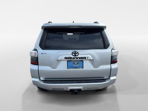 Used 2022 Toyota 4Runner SR5 RWD image 4