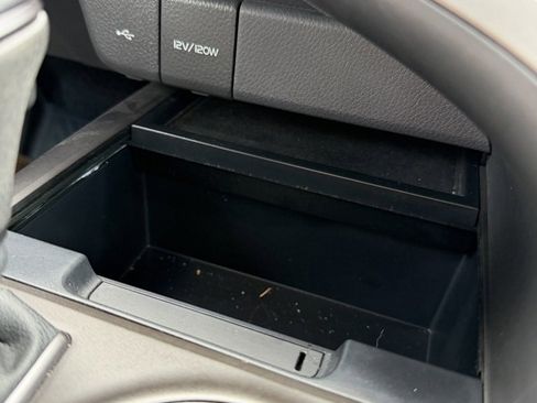 Used 2022 Toyota Camry SE image 18