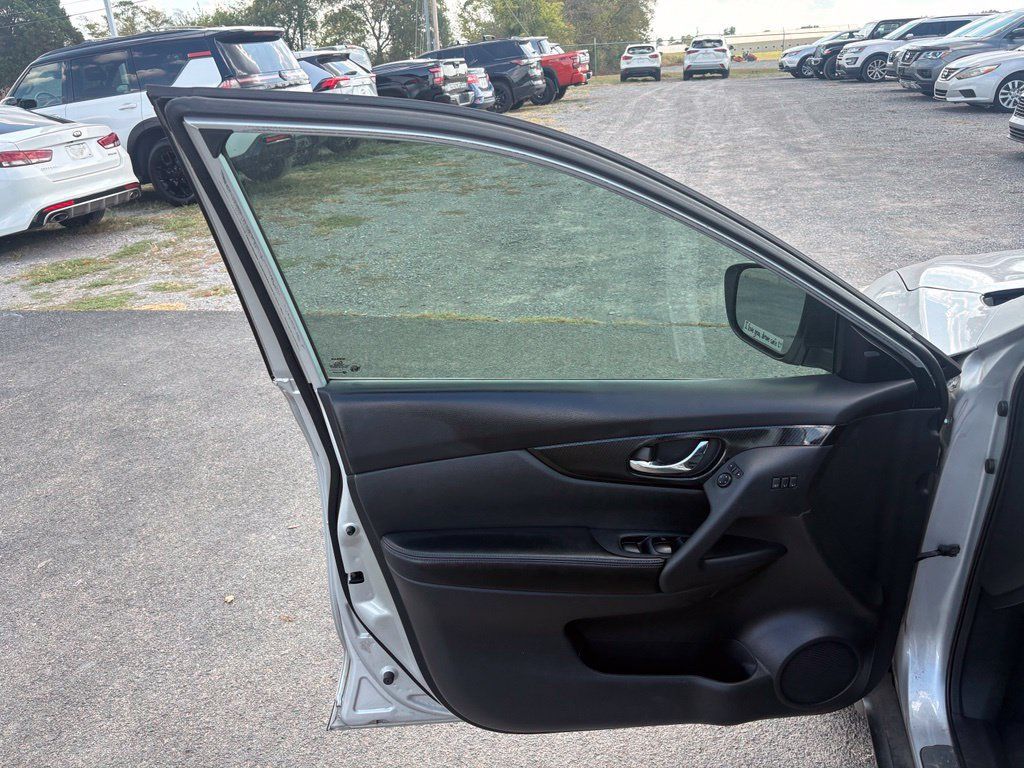 Used 2020 Nissan Rogue SL w/ Premium Package FWD image 14