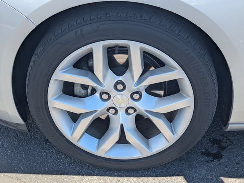 Used 2016 Chevrolet Impala LTZ FWD image 13