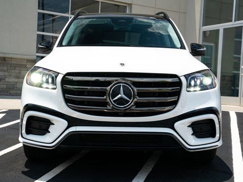 Used 2024 Mercedes-Benz GLS 450 4MATIC image 4