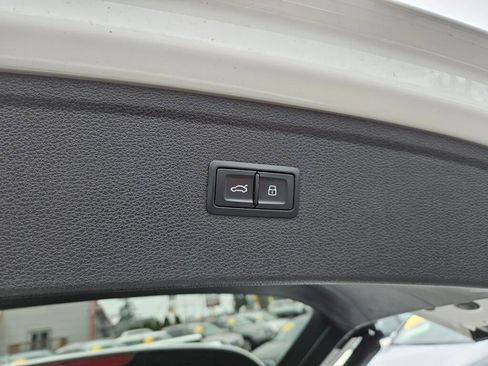 Used 2018 Audi Q5 2.0T Premium image 11