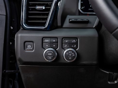 Used 2026 GMC Sierra 3500 Denali Ultimate image 22