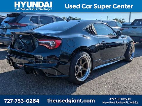 Used 2019 Toyota 86 TRD SE RWD image 2