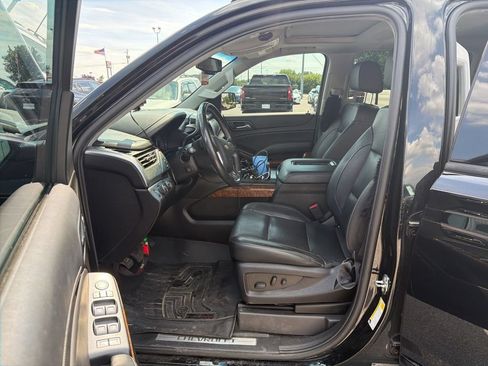 Used 2018 Chevrolet Suburban Premier AWD/4WD image 6