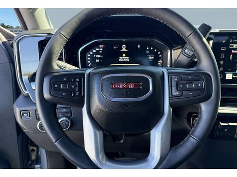 Used 2025 GMC Sierra 1500 Elevation image 13