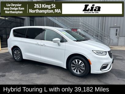 Used 2022 Chrysler Pacifica Touring-L