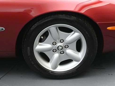 Used 1998 Jaguar XK8 Convertible image 15