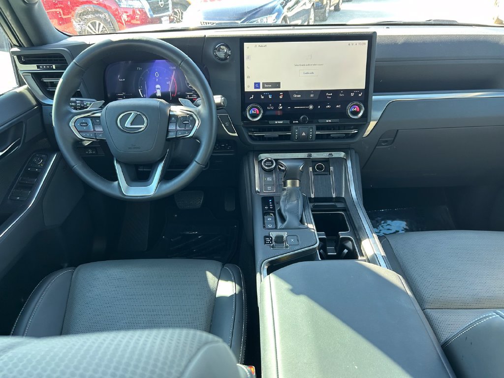 Used 2025 Lexus GX 550 w/ Accessory Package (31) AWD/4WD image 20